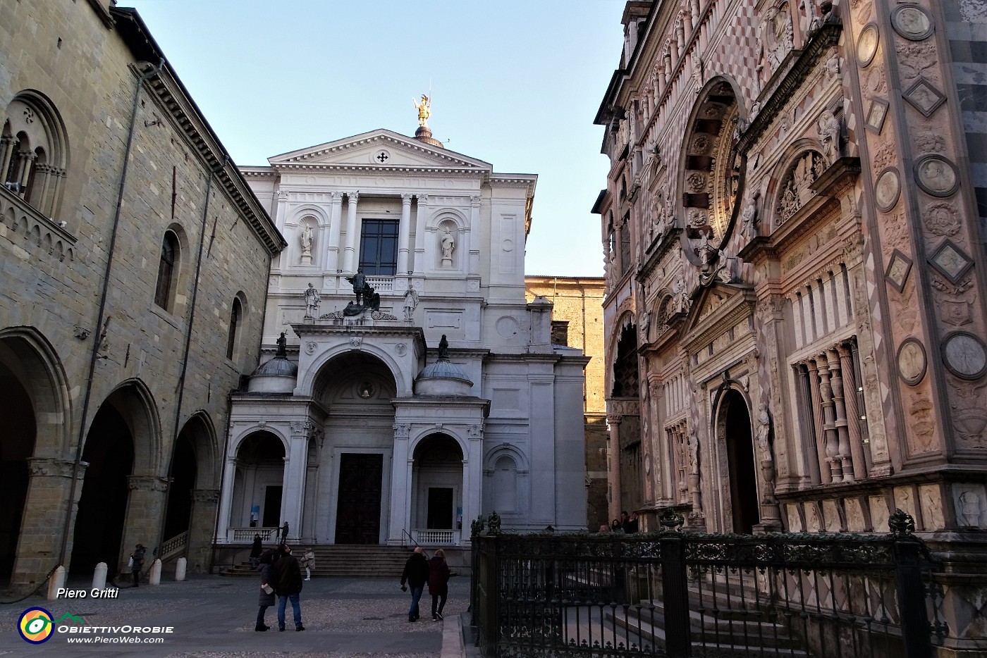 79 Da sx Palazzo della Ragione, Duomo, Cappella Colleoni.JPG